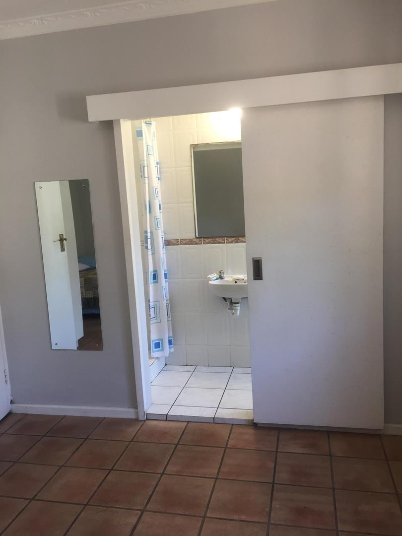 To Let 1 Bedroom Property for Rent in Rondebosch Western Cape